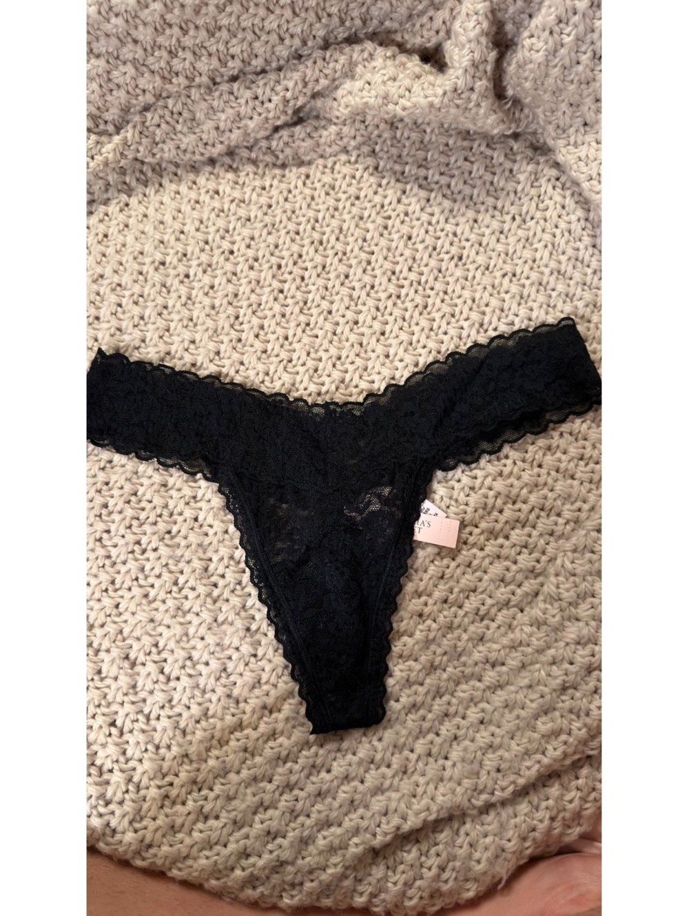 Size M NWT Lace Ultra-Mini Scoop Thong Panty [COPY]